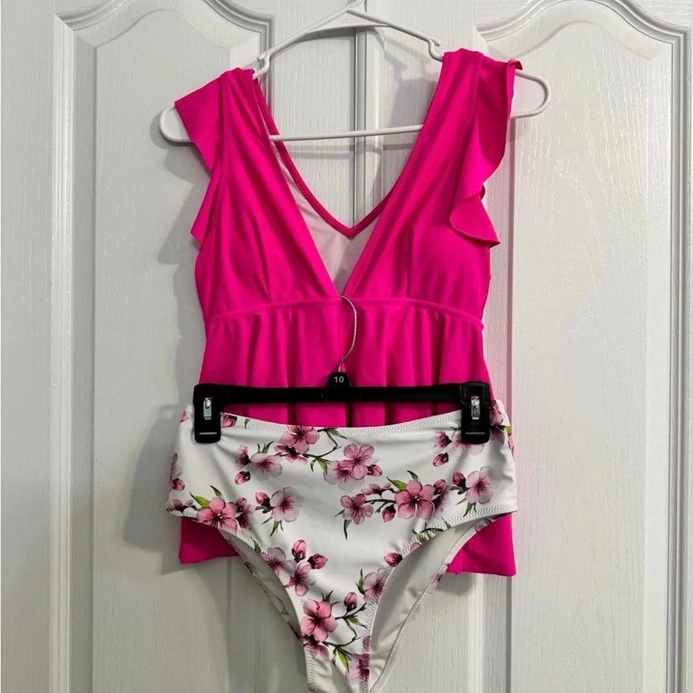 Women’s Swim Bundle – 3 Piece Set – Tankini & One Piece – Size M - Picture 2 of 7